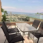 Crystal Blue 아파트