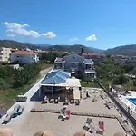 Crystal Blue 아파트 *