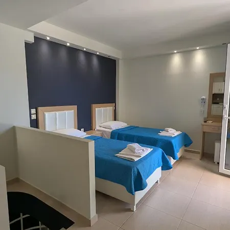 Crystal Blue Apartment *