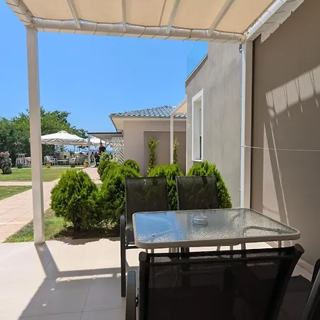 Crystal Blue Apartment Potos