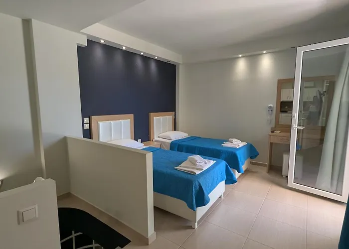 Crystal Blue Daire *