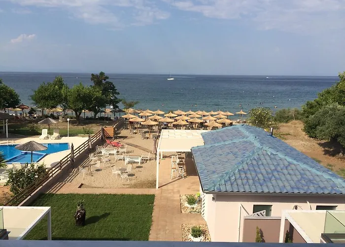 Crystal Blue Daire Potos